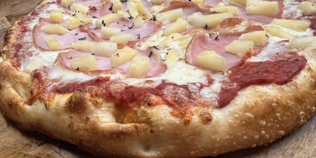 Hawaiian Pizza