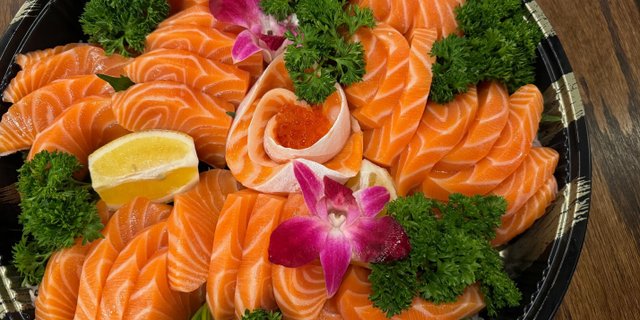 Salmon Sashimi Party Tray