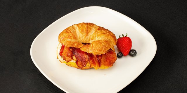 Bacon & American Cheese Croissant