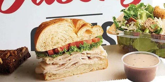 1/2 Deluxe Sandwich & Nutty Box