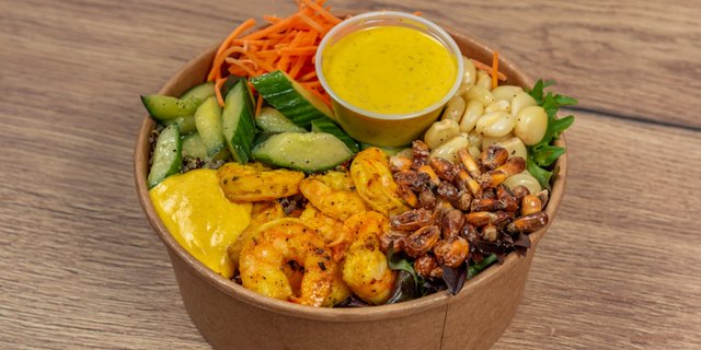 Spicy Mango Shrimp Salad