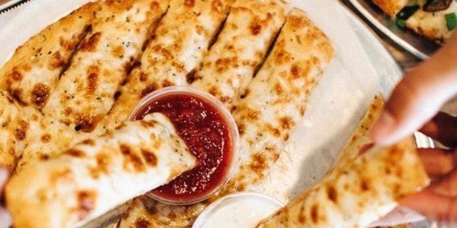 Garlic Sticks W/ Cheese
