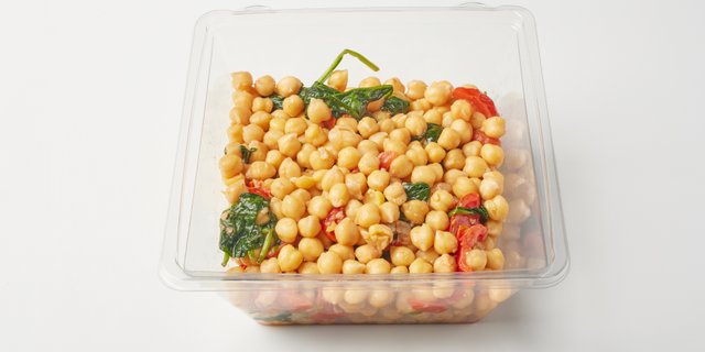 Shareable Chickpea-Spinach Salad