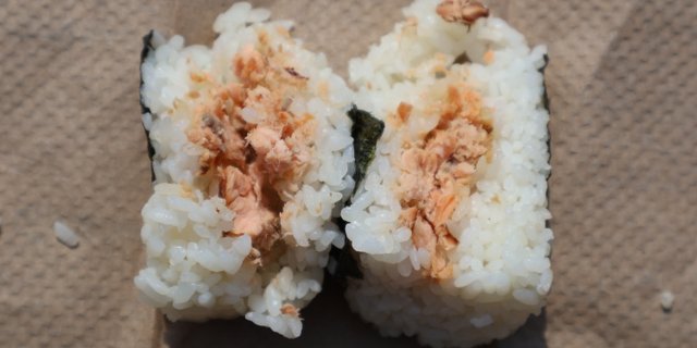 Grilled Salmon Onigiri Platter