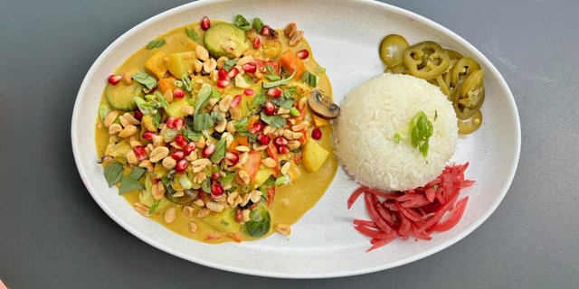 Catering Roasted Vegetable Yellow Curry