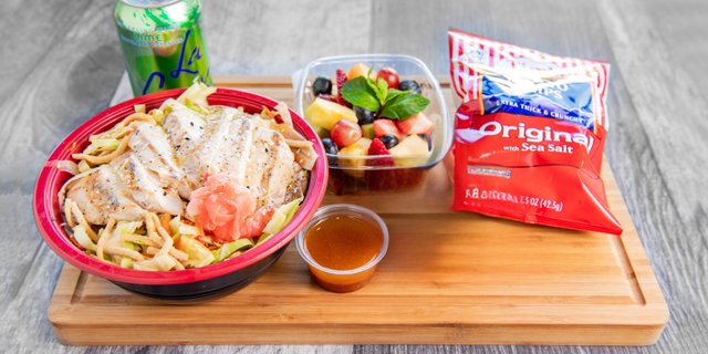 Crunchy Asian Executive Salad W/ Chicken Boxed Lunch