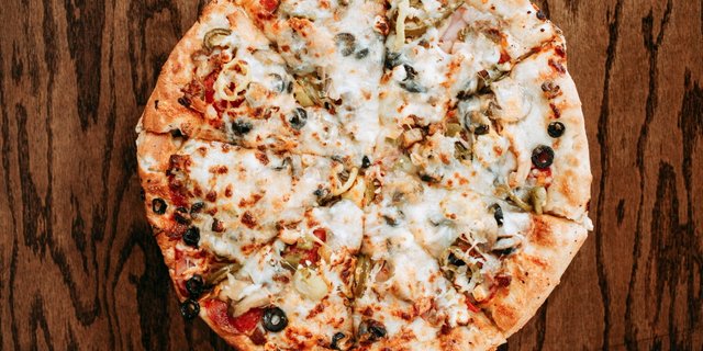 Belt Buster Pizza