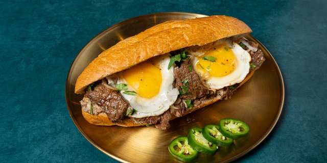 Bo Ne (Ribeye Steak & Eggs) Banh Mi