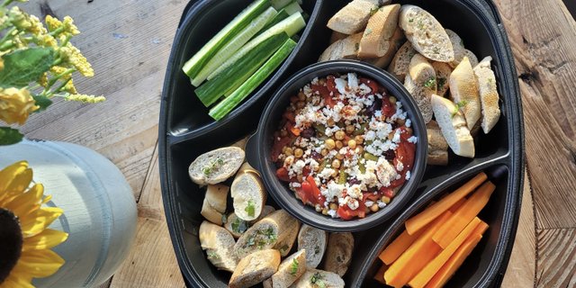Hummus & Crudite Platter