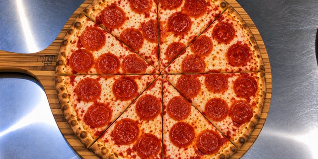 Gluten-Free Pepperoni Pizza