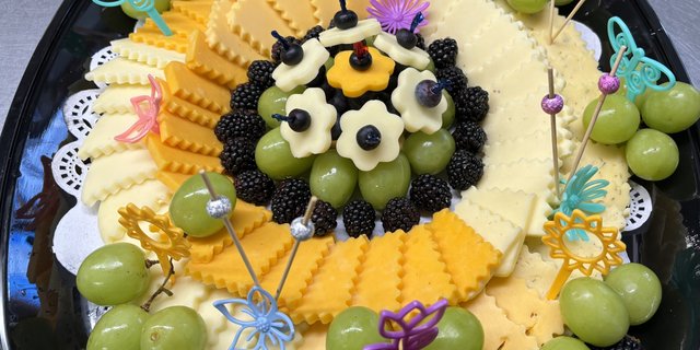 Spring Cheese﻿ & Crackers