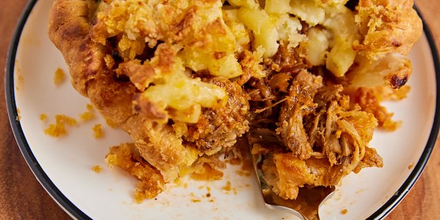 Pulled Pork Mac & Cheese Pot Pie