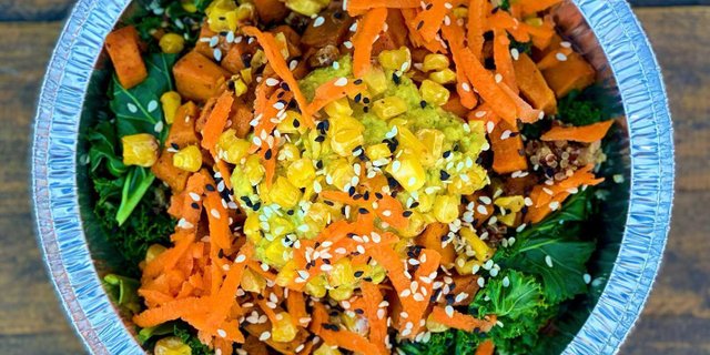 Hummus Quinoa Bowl