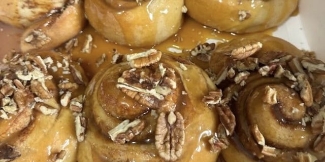 Cinnamon Roll Bar