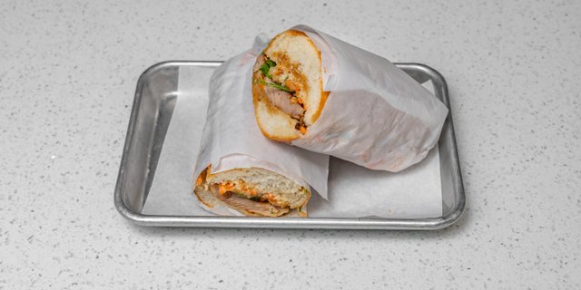 Lemongrass Chicken Bánh Mì