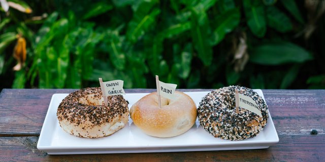 Bagels, Veggies & Spreads