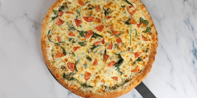 12" Gluten-Free White Spinach Ricotta & Tomato Pizza