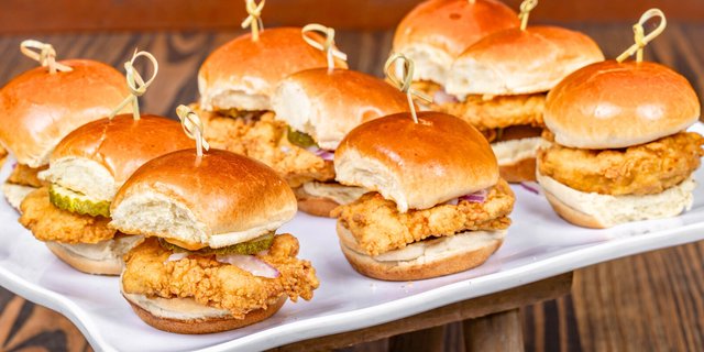 Buttermilk Fried Chicken Sliders Box