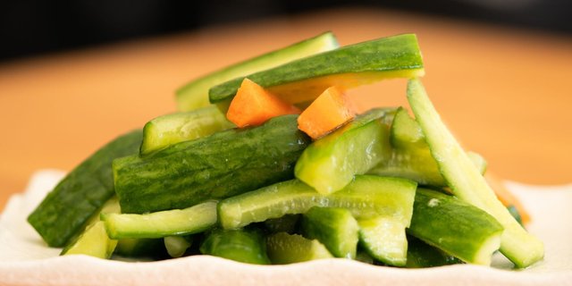 L1-05. Happy Family Cucumber