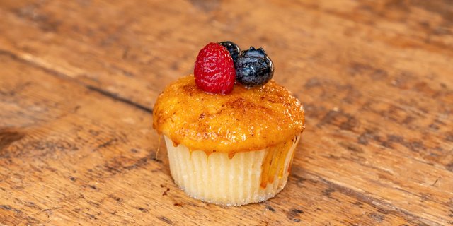 Creme Brulee Cupcake