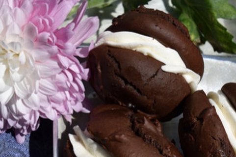 Chocolate Whoopie Pie