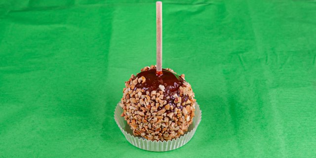 Caramel Apple w/ Nuts