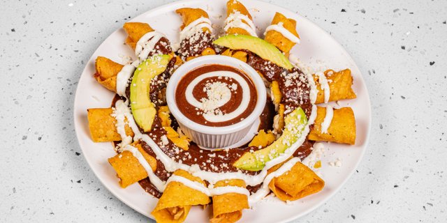 Chicken Flautitas En Mole