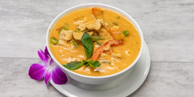 Tom Kha Soup (Coconut Milk Soup)