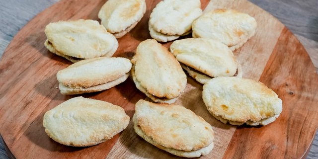 Dulce De Leche Cookies