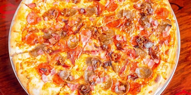 Carnivoro Pizza