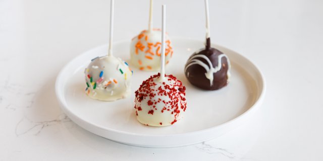Red Velvet Cake Pop