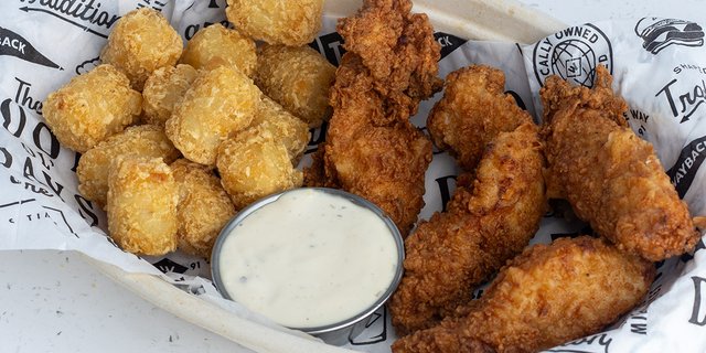 Chicken Tenders & Tater Tots Boxed Meal