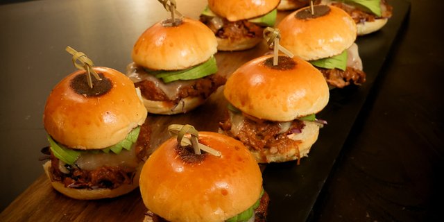 Slowcooked BBQ Pulled Pork Sliders