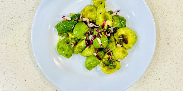 Szechuan Avocado Salad