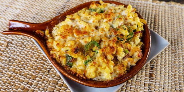 Bacon Chicken Jalapeño Alfredo Mac & Cheese