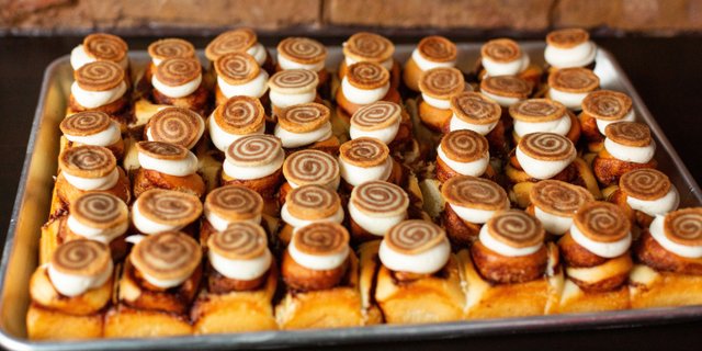 24 Mini Original Cinnamon Rolls