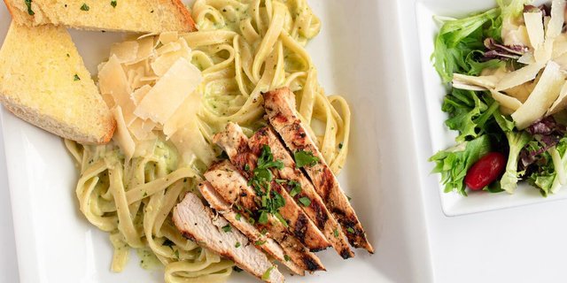 Chicken Pesto Alfredo Pasta