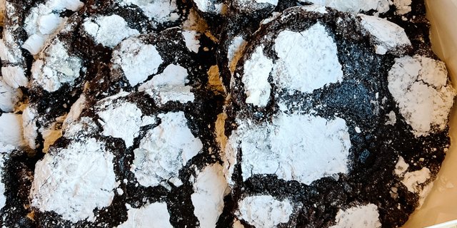 Chocolate Crinkle Cookies