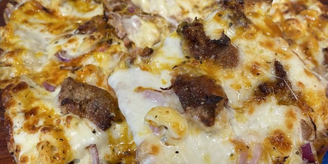 BBQ Pork Pizza