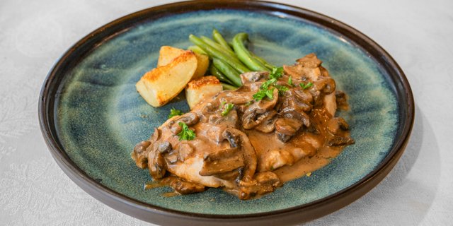 Chicken Marsala Tray