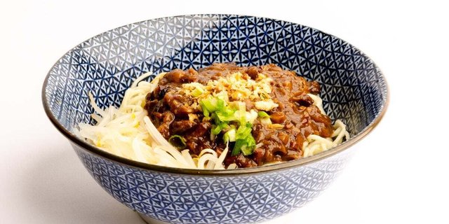 Vegan Braised Pork Belly Noodles