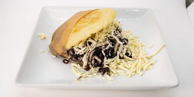 Domino Arepa