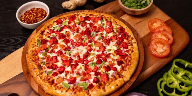 Tandoori Paneer Pizza