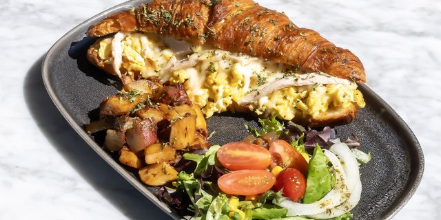 The Olivia Croissant Tray