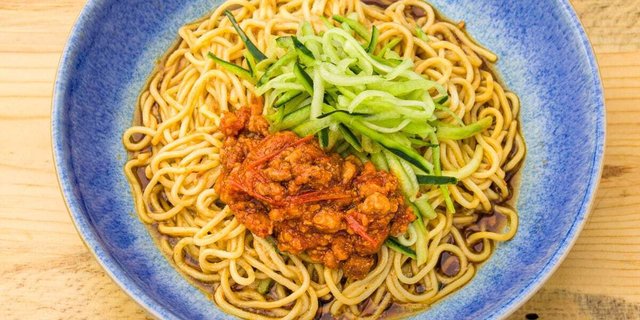 Cold Peanut Noodle w/ Tomato Pork Sauce Boxed Lunch