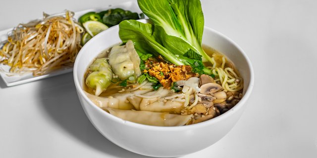 Shanghai Dumpling Soup
