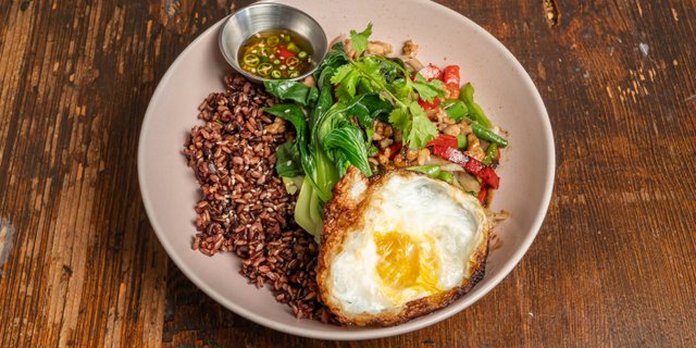Grapow Gai w/ Fried Egg