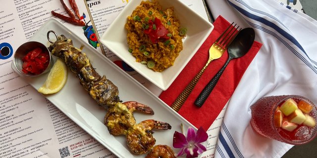 Shrimp & Beef Brocheta Skewer Boxed Lunch