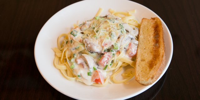 Chicken Fettuccine Tray