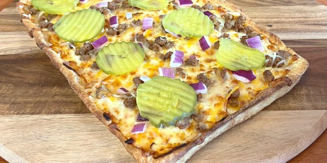 Cheeseburger Pizza